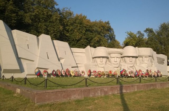 МинивэнGO - Заказ минивэна и микроавтобуса из Аэропорта Сочи в Эльхотово