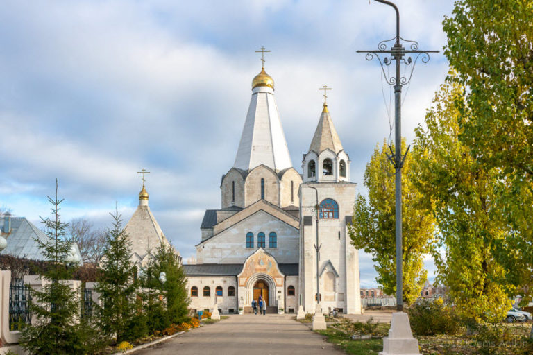 МинивэнGO - Заказ минивэна и микроавтобуса из Аэропорта Сочи в Балаково