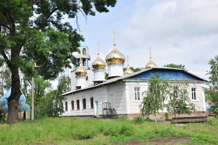 Поселке ильском. Ильский Свято Никольский храм. Церковь поселок Ильский. Храм Ильский Краснодарский край. Свято-Никольский храм пос.Ильский Краснодарский край.