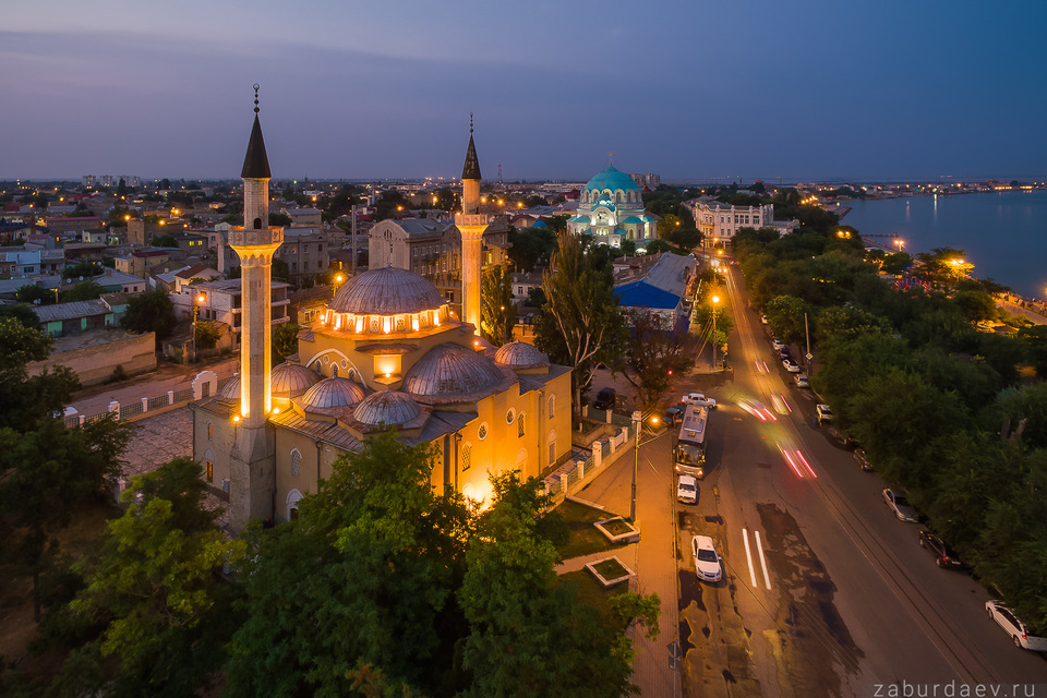 МинивэнGO - Заказ минивэна и микроавтобуса из аэропорта Геленджика в Евпаторию