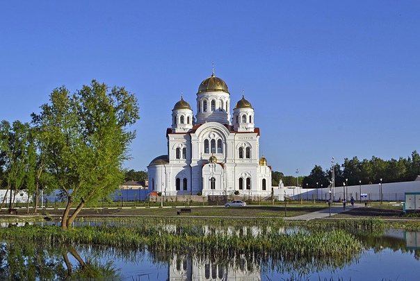 МинивэнGO - Заказ минивэна и микроавтобуса из аэропорта Геленджика в Валуйки